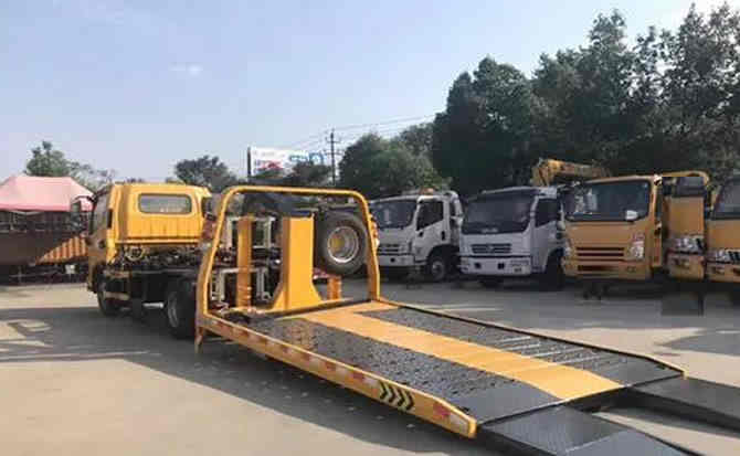 华亭汽车中途维修案例
