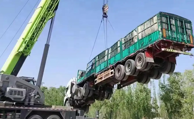华亭道路脱困救援案例